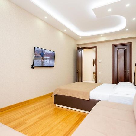 Central Cozy 3Bd-2Bath Apartment ティビリシ エクステリア 写真