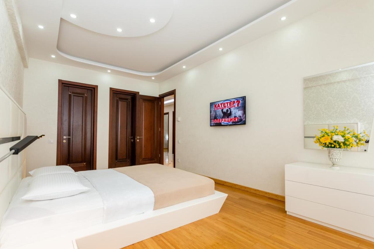 Central Cozy 3Bd-2Bath Apartment ティビリシ エクステリア 写真