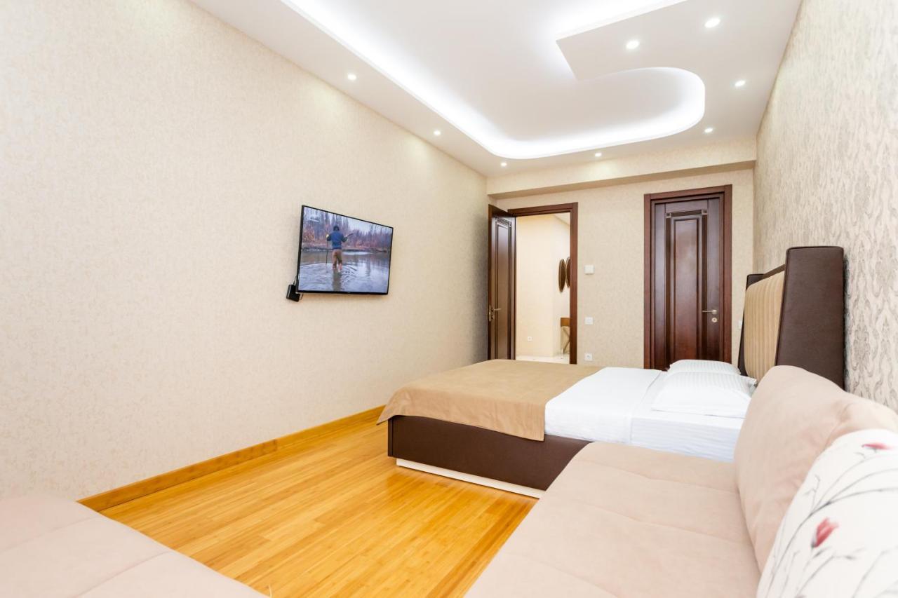 Central Cozy 3Bd-2Bath Apartment ティビリシ エクステリア 写真