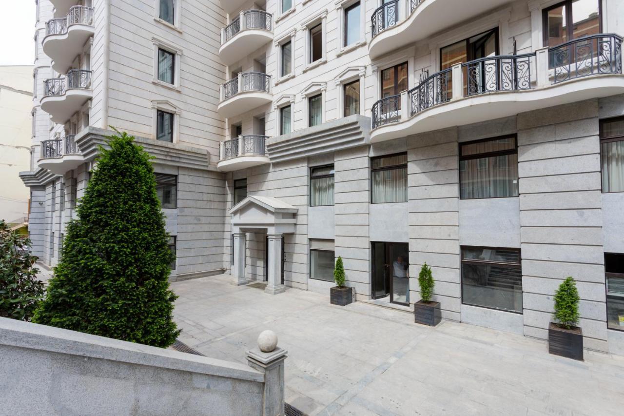Central Cozy 3Bd-2Bath Apartment ティビリシ エクステリア 写真
