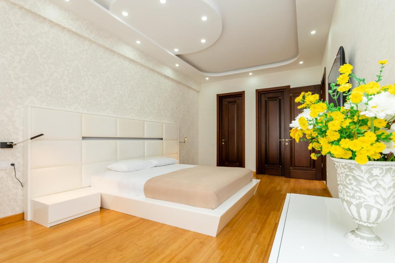 Central Cozy 3Bd-2Bath Apartment ティビリシ エクステリア 写真