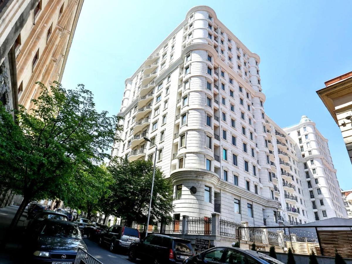 Central Cozy 3Bd-2Bath Apartment ティビリシ エクステリア 写真